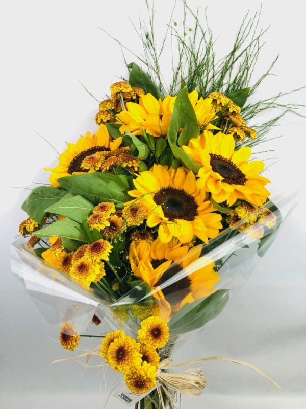BUQUÊ BRAÇADA GIRASSOL COM SEIS