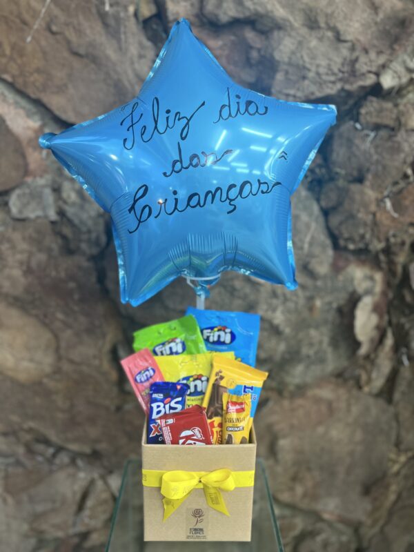 Cesta "Guloseimas" Criança com Balão Estrela