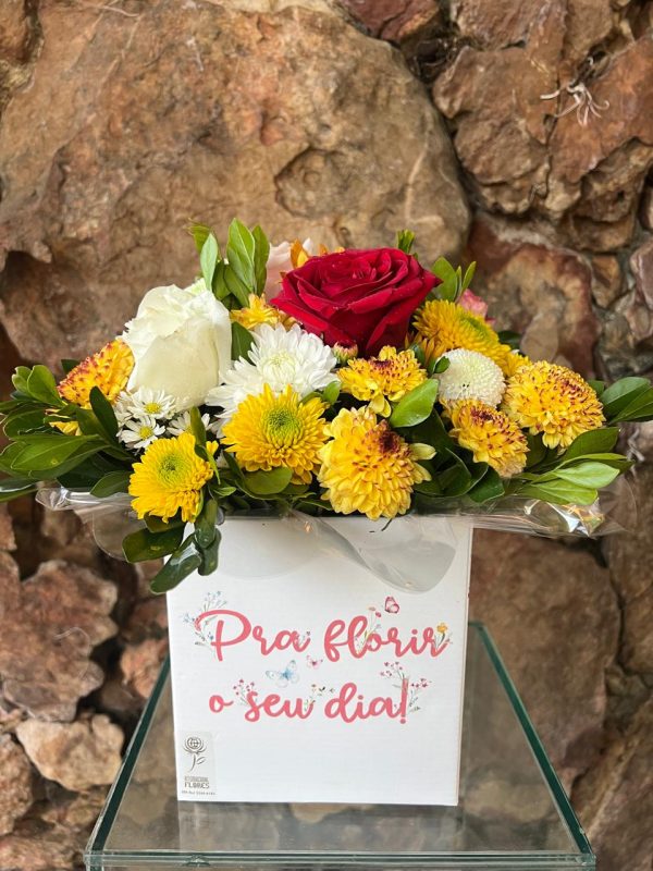Arranjo Colorido "Para Florir o seu Dia"
