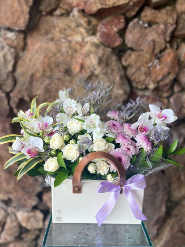 Arranjo Box Sacola com orquídea