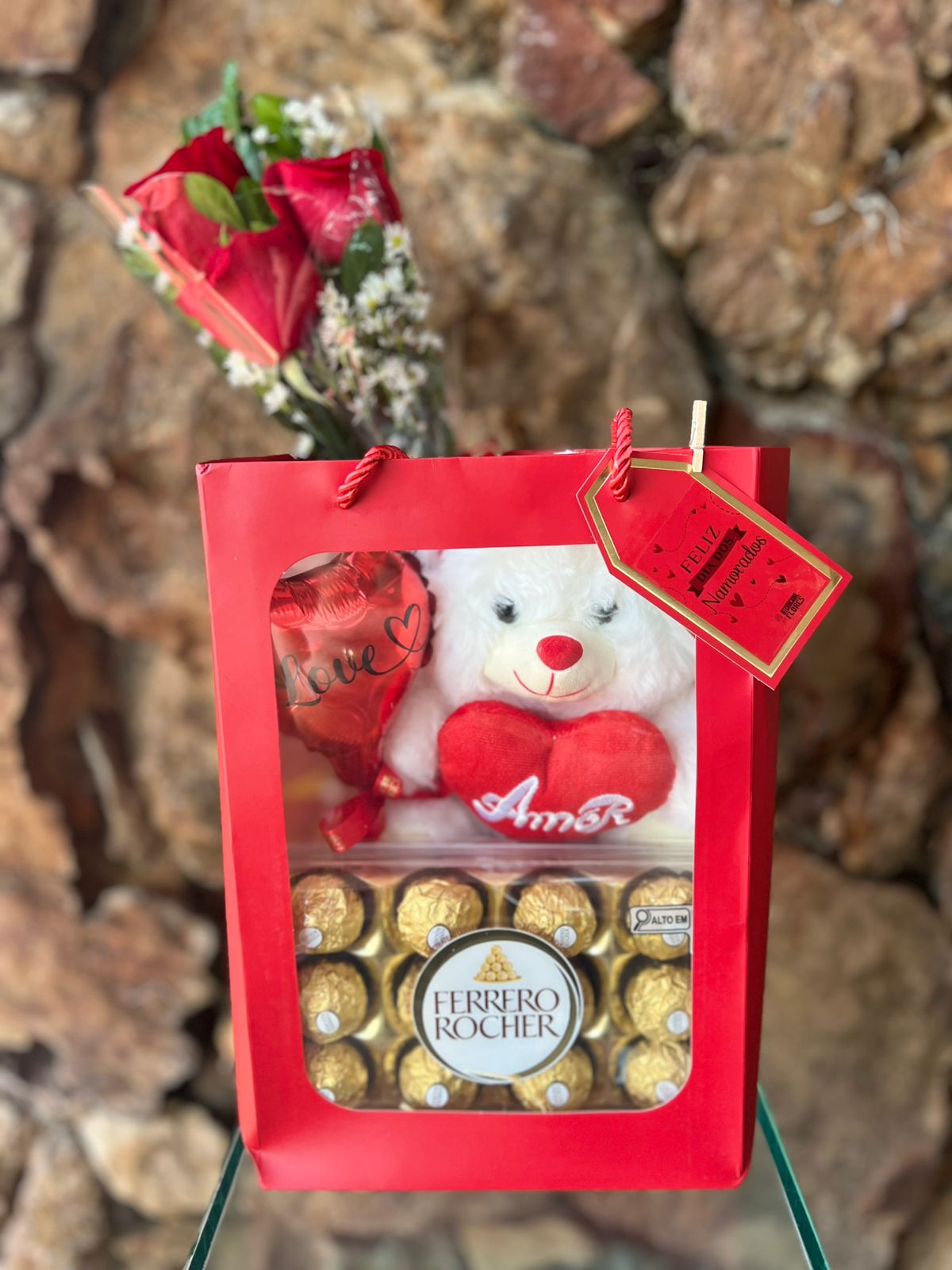 sacola pelucia choco e rosas5 sacola dia dos namorados pelucia chocolate Ferrero balão e rosas veremlhas