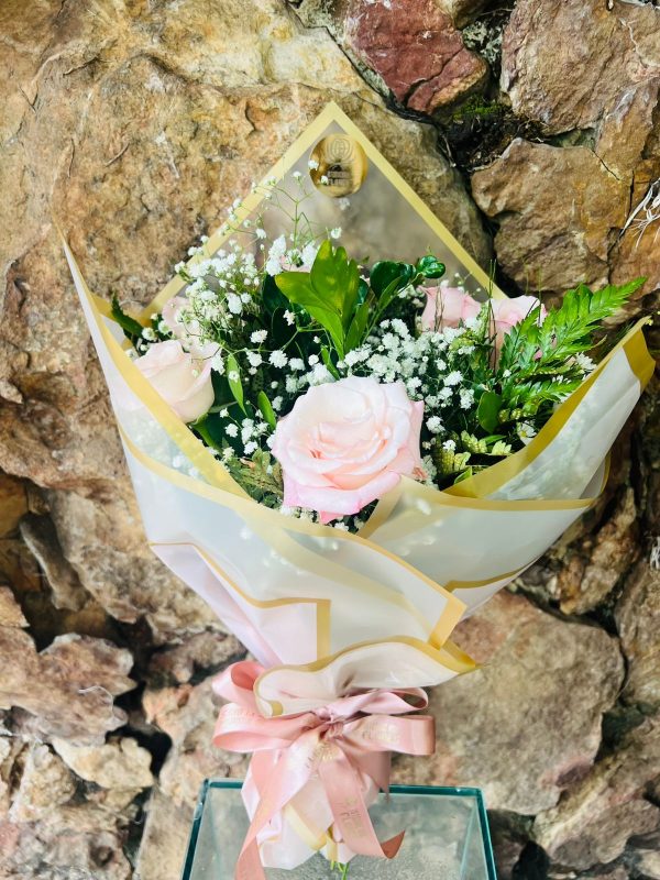 Buquê 7 rosas nacional embalagem Coreano