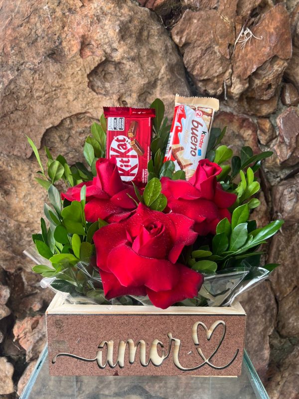 Arranjo Cesta “Amor” Rosas Colombianas e Chocolates