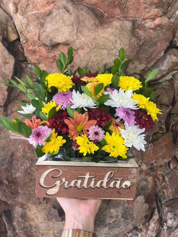 Arranjo Cesta “Gratidão” Flores Campestres Coloridas