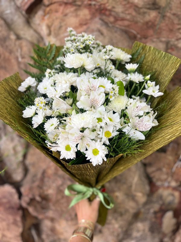 Buquê braçada flores mistas Branco