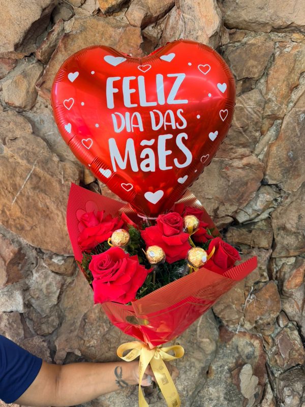 Buquê rosas colombianas, chocolate e Balão Dia Das Mães