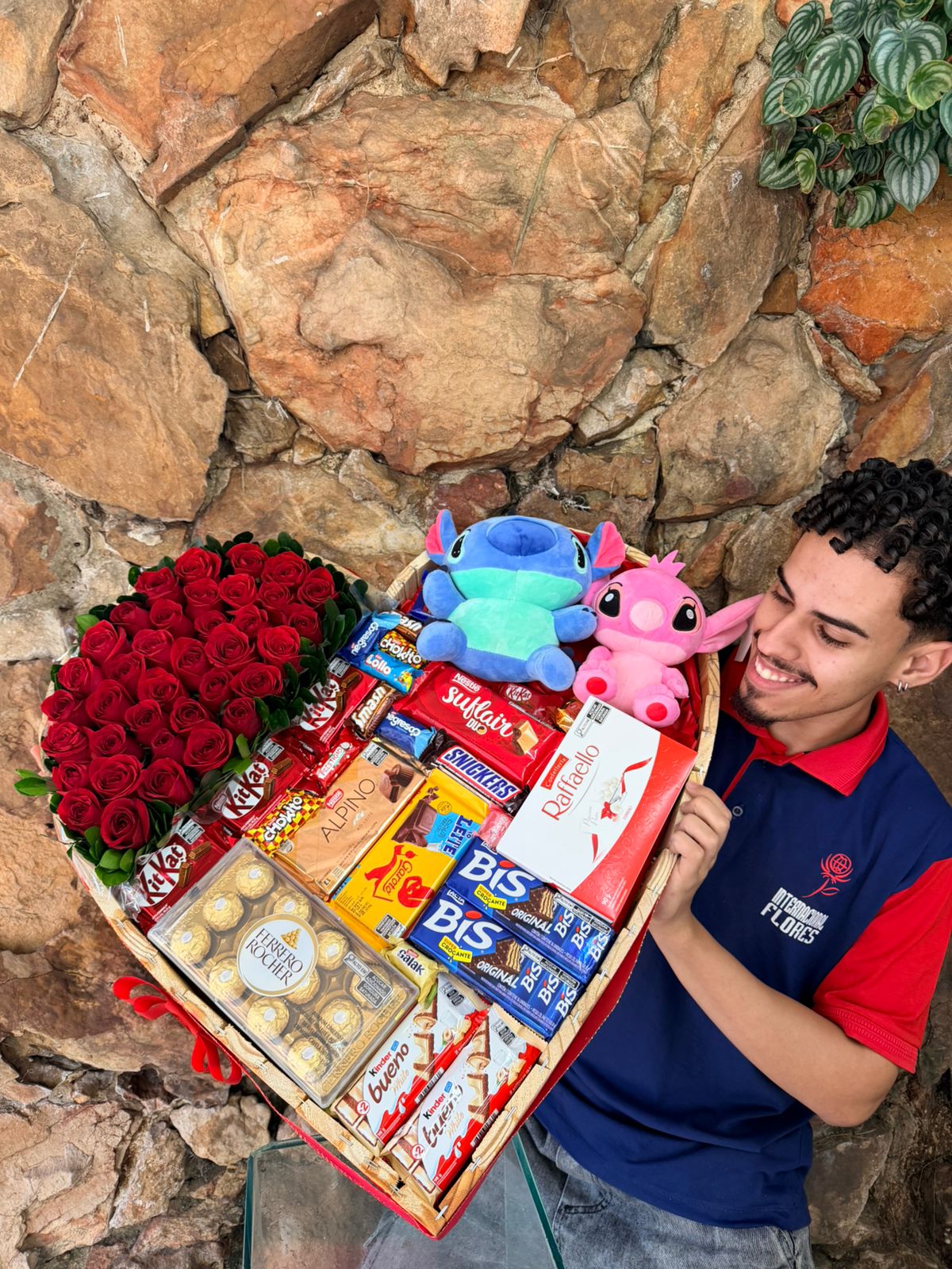 Coração Gigante Chocolates e Rosas com Stitch e Angel 1