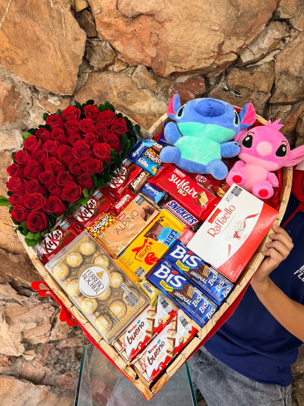 Coração Gigante Chocolates e Rosas com Stitch e Angel 2