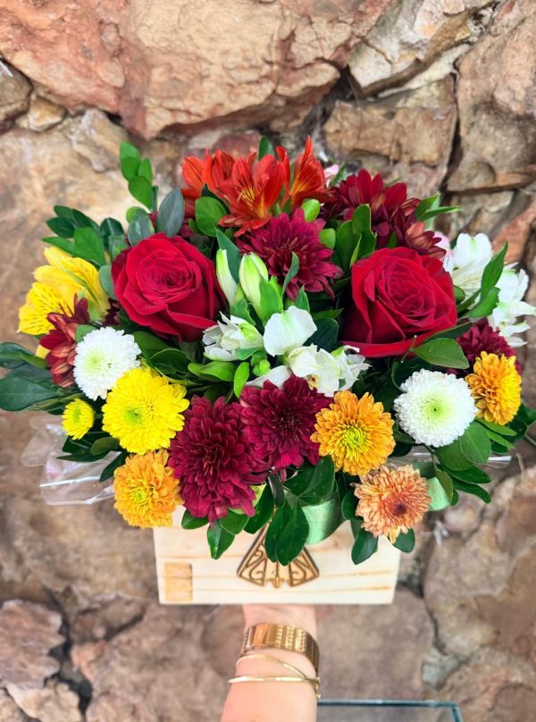 Arranjo Flores Mistas Cachepô Nossa Senhora
