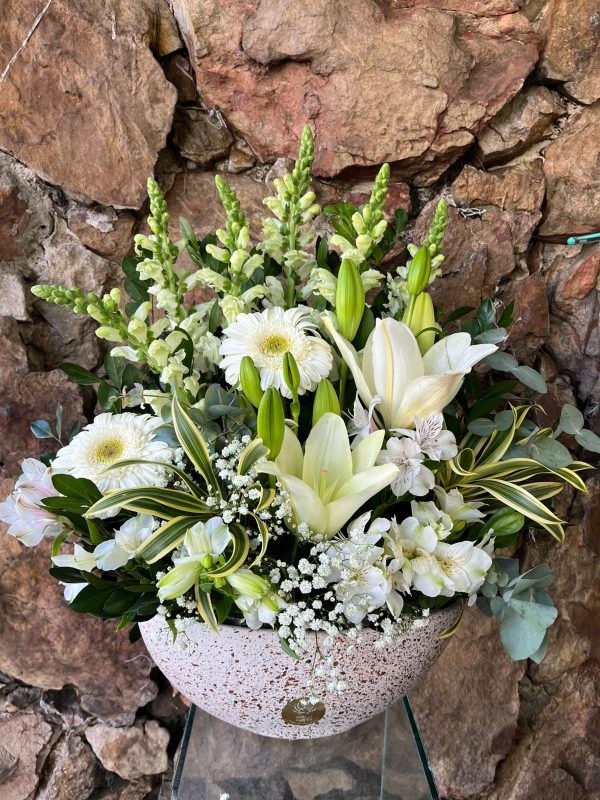 ARRANJO FLORES NOBRES BRANCAS ESTILO VIETNAMITA