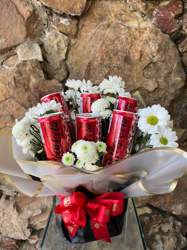 Buquê com Flores e Coca Cola